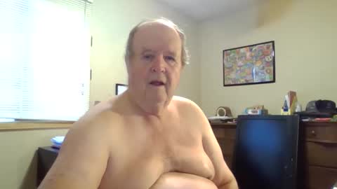 Snapshot of bullfrogg5050 chatting on 01/17/26, 03:28 bullfrogg5050 online show from 01/17/26, 03:28