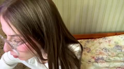 Snapshot of bumblebliss chatting on 05/17/26, 02:02 Mary online show from 05/17/26, 02:02