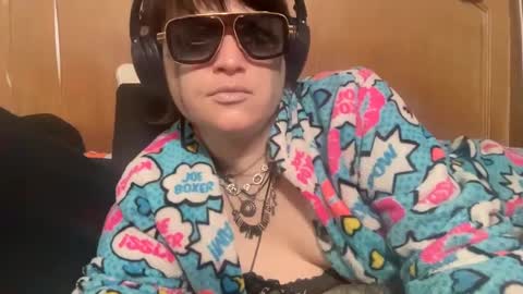 Snapshot of bunbunninjaz chatting on 01/05/25, 03:13 bunbunninjaz online show from 01/05/25, 03:13