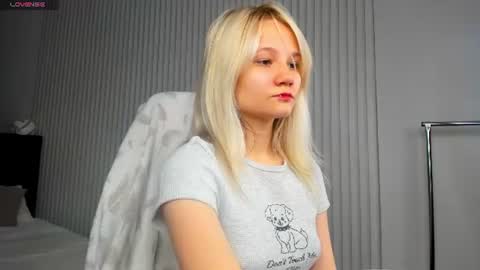 Snapshot of bunny_elsy chatting on 06/28/26, 11:05 Elsy online show from 06/28/26, 11:05