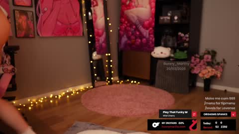 Maddie    Next stream  online show from 03/25/26, 04:13