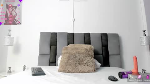 Snapshot of bunny_maxxi chatting on 02/02/25, 03:39 bunny online show from 02/02/25, 03:39