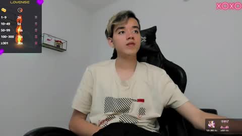 Snapshot of bunny_maxxi chatting on 03/03/25, 03:20 bunny online show from 03/03/25, 03:20