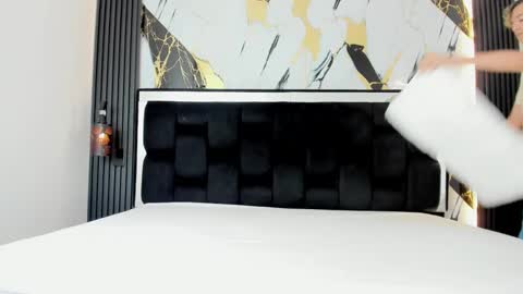 Snapshot of bunny_maxxi chatting on 03/08/25, 12:20 bunny online show from 03/08/25, 12:20