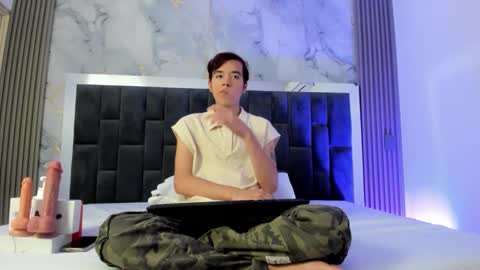 Snapshot of bunny_maxxi chatting on 09/25/25, 12:42 bunny online show from 09/25/25, 12:42