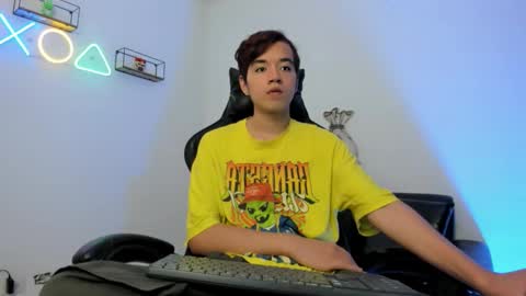 Snapshot of bunny_maxxi chatting on 09/30/25, 12:32 bunny online show from 09/30/25, 12:32