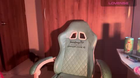 Isa online show from 09/28/25, 12:05