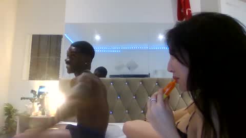 Snapshot of bunnyandbuck chatting on 09/13/25, 10:53 bunnyandbuck online show from 09/13/25, 10:53