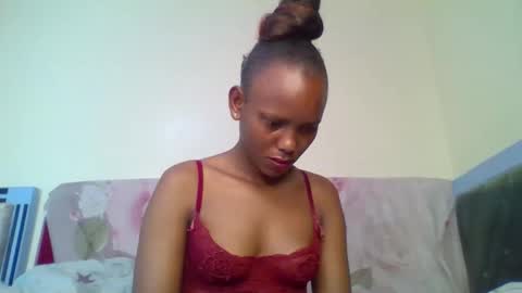 bunnydiva_ online show from 12/16/25, 04:39