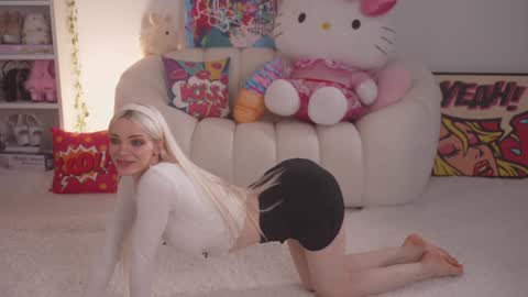 Stella online show from 01/06/25, 11:31