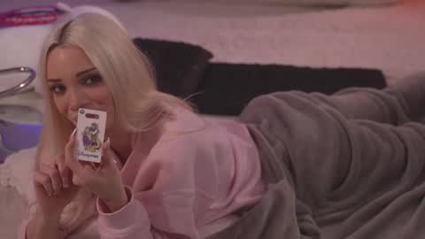 Stella online show from 03/02/25, 01:04