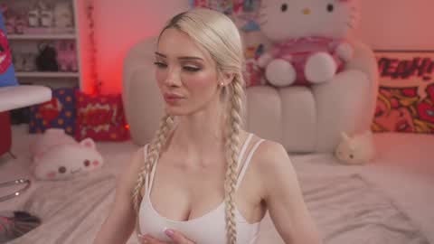 Stella online show from 03/12/25, 10:39