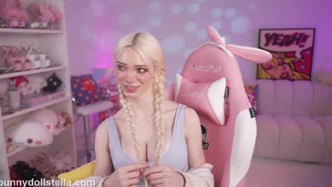 Stella online show from 04/13/26, 11:10