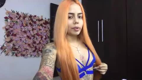 bunnylove_07 online show from 11/21/25, 10:52