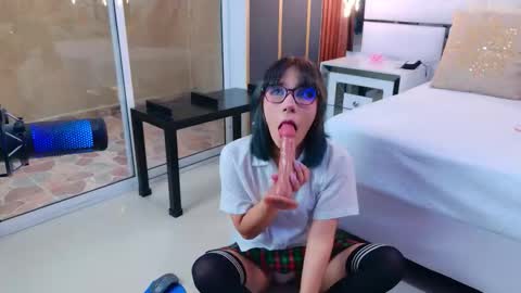 Bunny online show from 12/17/25, 08:15