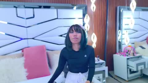 Bunny online show from 12/21/25, 07:32