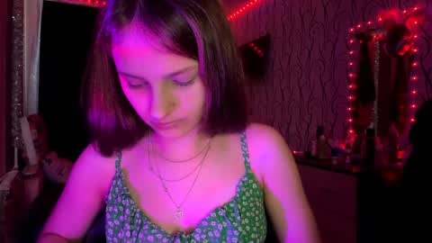 Snapshot of bunnytrussel chatting on 05/31/26, 09:16 Bella online show from 05/31/26, 09:16