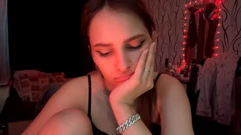 Snapshot of bunnytrussel chatting on 06/05/26, 11:38 Bella online show from 06/05/26, 11:38