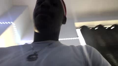 Snapshot of burgerboy06 chatting on 02/19/25, 06:54 burgerboy06 online show from 02/19/25, 06:54