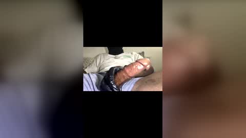 Snapshot of burgerboy06 chatting on 02/01/26, 01:42 burgerboy06 online show from 02/01/26, 01:42