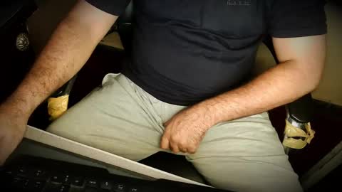 Hairy Arabian online show from 10/31/25, 03:40