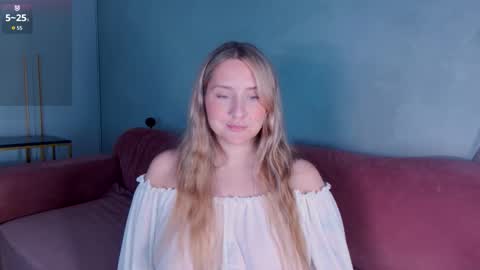 Snapshot of burn_lissa chatting on 09/14/25, 05:56 Lissa online show from 09/14/25, 05:56