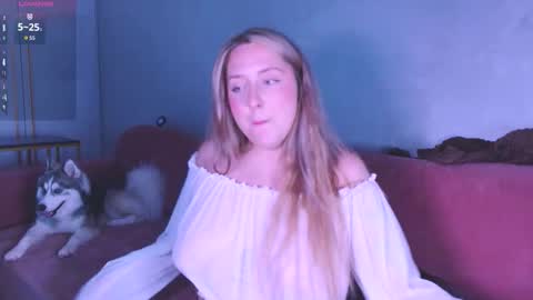 Snapshot of burn_lissa chatting on 09/28/25, 08:47 Lissa online show from 09/28/25, 08:47