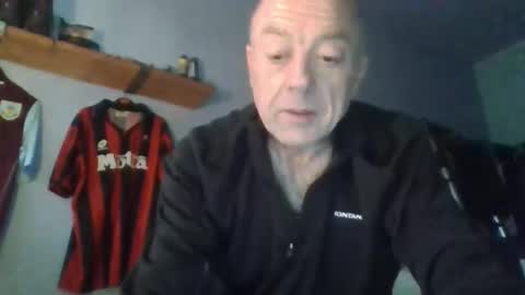burnleyguy1977 online show from 04/26/26, 04:54