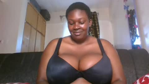 Snapshot of burstysasha chatting on 06/27/26, 12:22 burstysasha online show from 06/27/26, 12:22