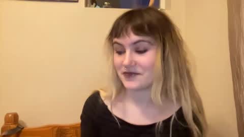 esme gray online show from 12/27/24, 01:00