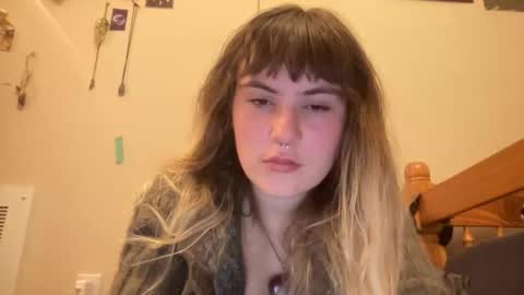 esme gray online show from 10/14/25, 05:30