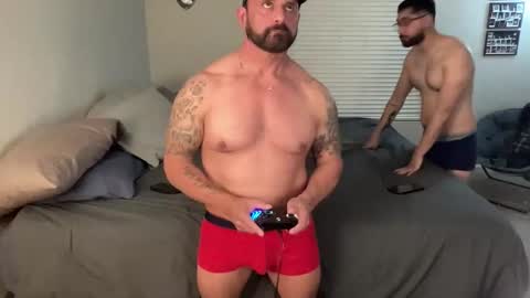 Snapshot of bustedsprockets chatting on 04/27/26, 03:26 Pocket Daddy cockring gaycouple cockring lovense daddy online show from 04/27/26, 03:26