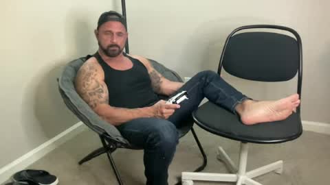 Snapshot of bustedsprockets chatting on 07/01/26, 04:36 Pocket Daddy cockring gaycouple cockring lovense daddy online show from 07/01/26, 04:36