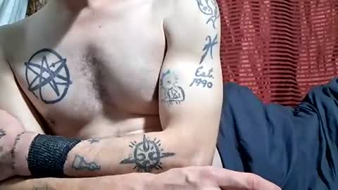 Snapshot of buster18hymen chatting on 10/30/25, 10:27 Buster18Hymen online show from 10/30/25, 10:27