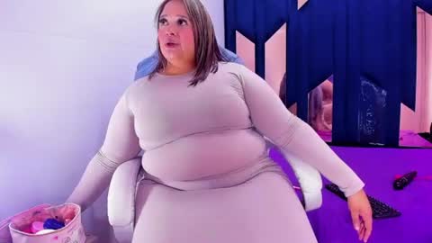 Snapshot of busty_juicyy chatting on 06/15/26, 01:02 busty juicyy online show from 06/15/26, 01:02