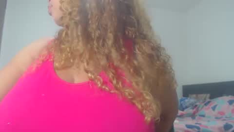 Snapshot of bustyamanda_ chatting on 02/20/25, 07:52 Amanda online show from 02/20/25, 07:52