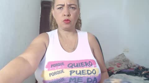 Snapshot of bustyamanda_ chatting on 01/17/26, 12:43 Amanda online show from 01/17/26, 12:43