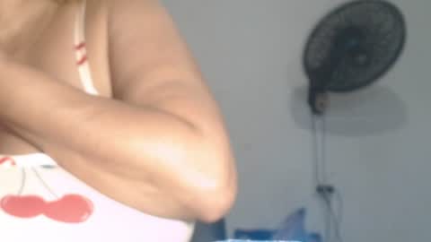 Snapshot of bustyamanda_ chatting on 07/15/26, 12:10 Amanda online show from 07/15/26, 12:10