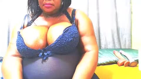 Snapshot of bustymaturestepmum chatting on 04/23/26, 12:29 bustymaturestepmum online show from 04/23/26, 12:29