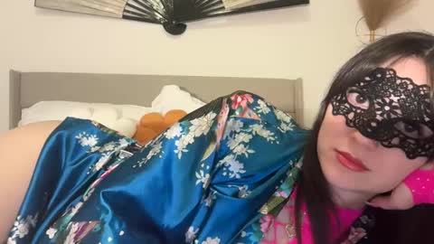 busy_bee69 online show from 02/13/26, 04:19