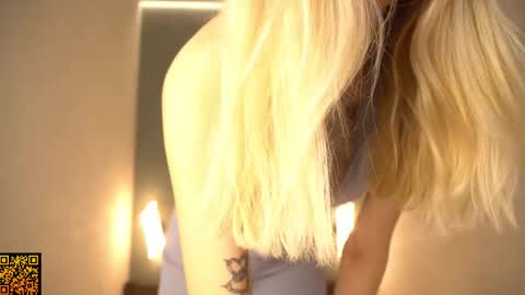 Snapshot of butteflai chatting on 09/09/25, 06:57 butteflai online show from 09/09/25, 06:57