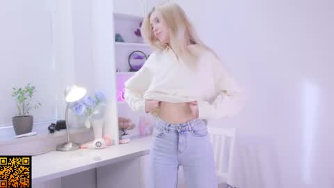 Snapshot of butteflai chatting on 10/22/25, 07:52 butteflai online show from 10/22/25, 07:52