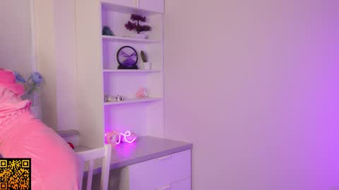 Snapshot of butteflai chatting on 10/30/25, 09:00 butteflai online show from 10/30/25, 09:00