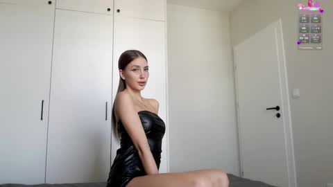 Snapshot of butterflys_ chatting on 06/03/26, 01:25 Lauren online show from 06/03/26, 01:25