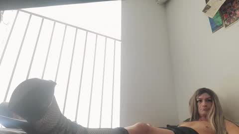 HannahWreckshin online show from 02/09/25, 06:26