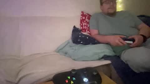 buzzndizzy online show from 12/18/25, 01:00