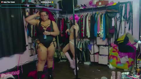 Snapshot of bxbyfxgaa chatting on 11/07/25, 04:01 BxBYFxG online show from 11/07/25, 04:01