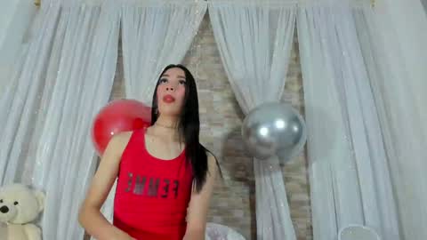 Snapshot of bylie_hills chatting on 01/15/25, 02:02 bylie_hills online show from 01/15/25, 02:02