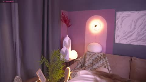 Kira online show from 10/15/25, 03:23