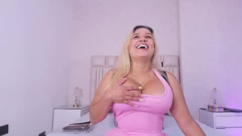 Carolina online show from 04/16/26, 03:07